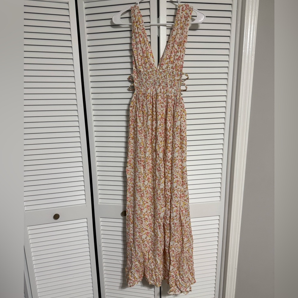 Forever 21 Floral V-Neck Maxi Dress